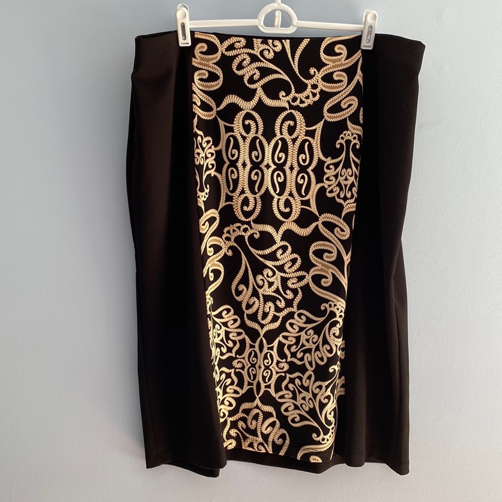 NWOT Cato Fashions Black/Cream/Gold Skirt